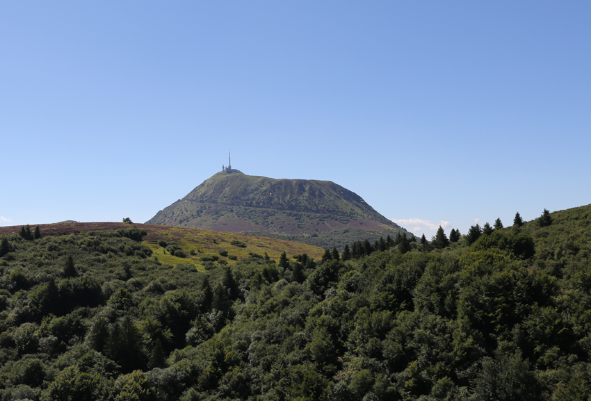 Le Pu de dôme depuis le puy de côme